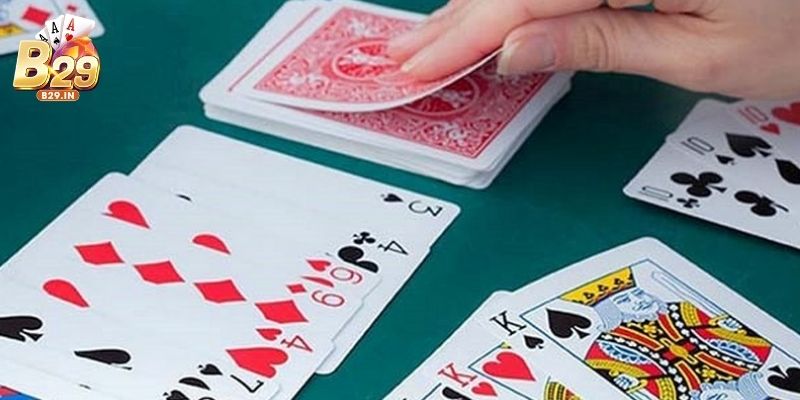 Chiến lược chơi Phỏm giúp bạn làm chủ thế trận ngay từ lá đầu