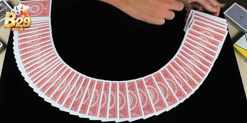 Xào bài đúng cách – Tuyệt chiêu không thể thiếu khi chơi bài